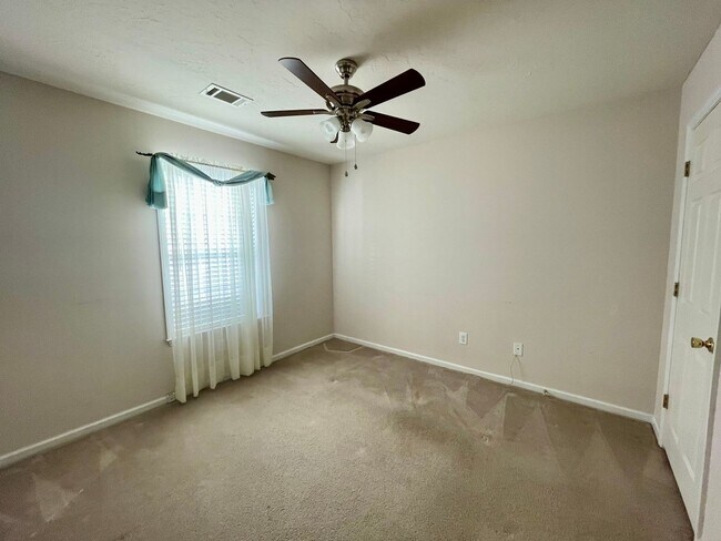 Building Photo - Regency Park Subdivision