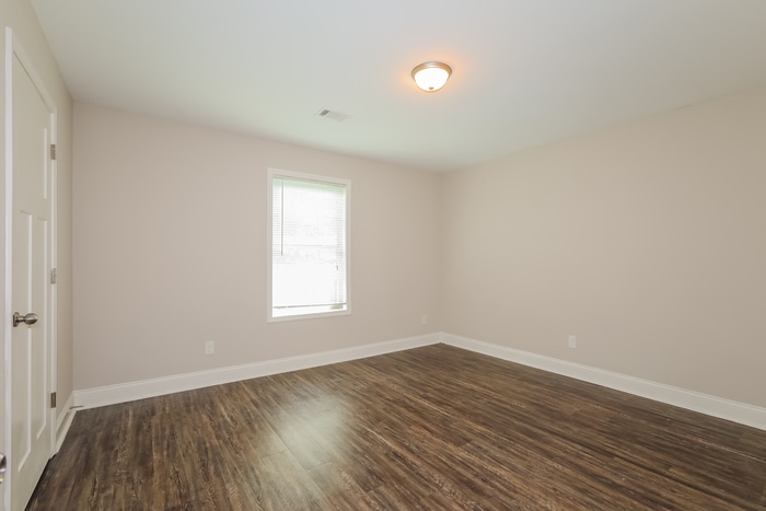 Building Photo - 161 Colony Park Ln