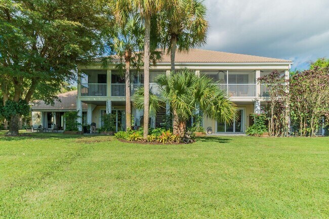 Building Photo - 11829 Pebblewood Dr