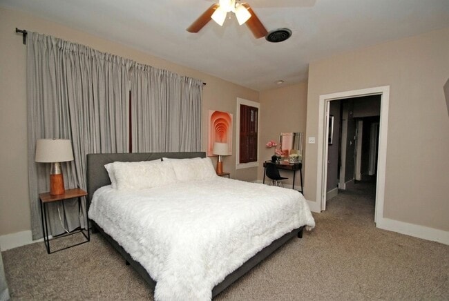 Building Photo - 1110 Missouri St