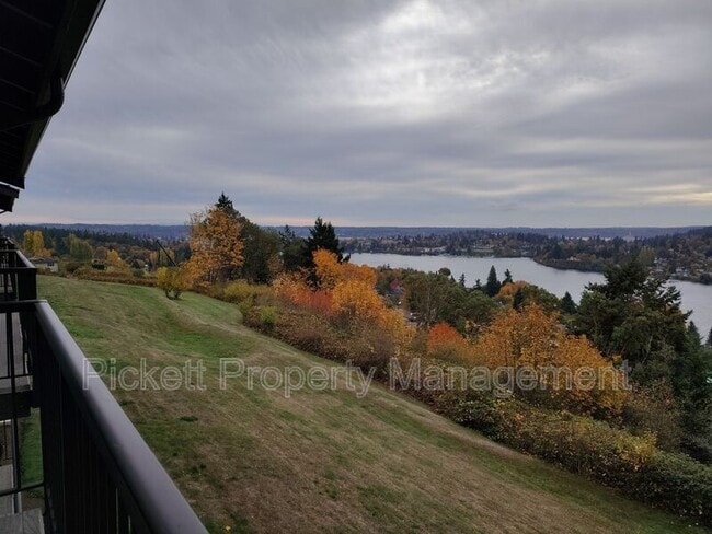 Building Photo - 3340 Narrows View Ln NE