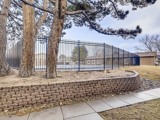 Building Photo - 13046 E Kansas Pl