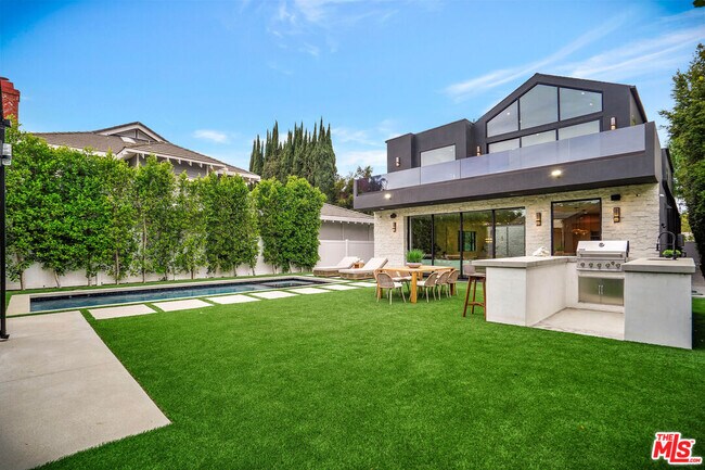 Building Photo - 15602 Morrison St