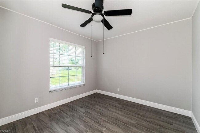 Building Photo - 1431 SE 12th St