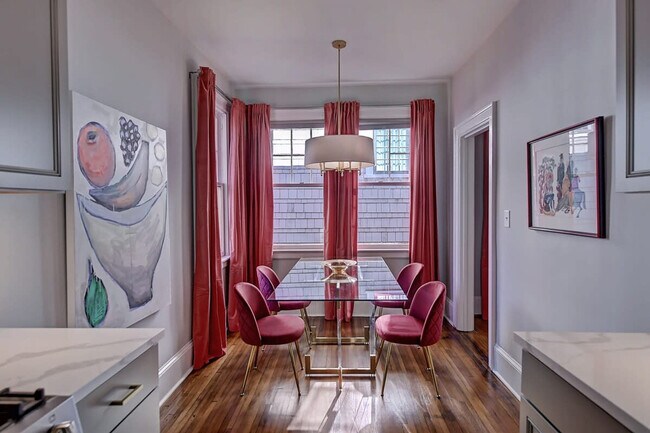 Building Photo - 518 Lamar Ave