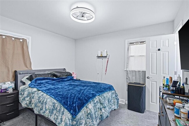 Building Photo - 840 Churchill Terrace