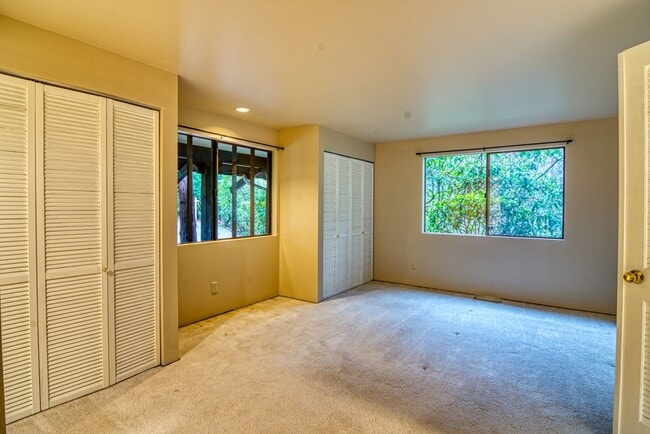 Building Photo - Mercer Island Home