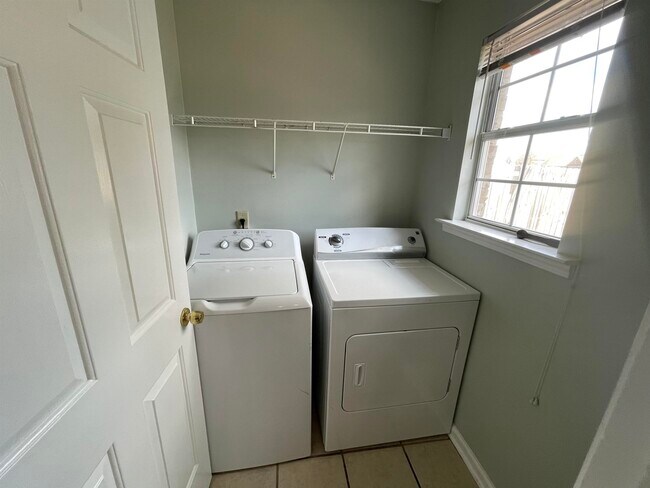 Building Photo - 1428 Radley Cove
