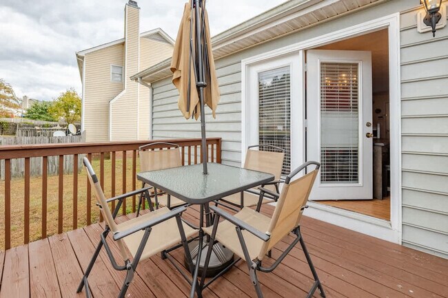 Building Photo - 305 Humble Rd