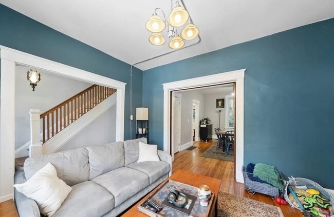 Building Photo - 3148 Linwood Ave