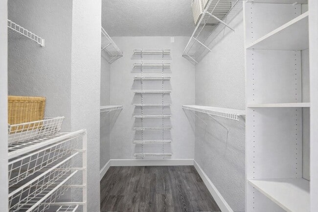 Building Photo - 7136 SW 105th Ct