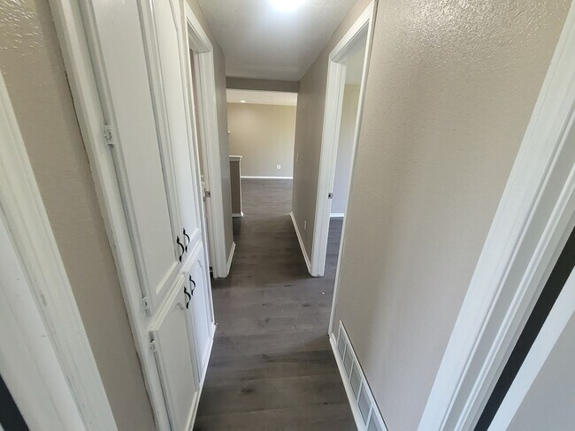 Building Photo - COMING SOON! RARE 5 BEDROOM HOME IN SOUTH OKC / MOORE SCHOOLS!