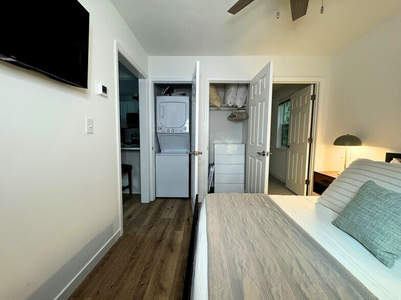 Building Photo - 606 Price Ave