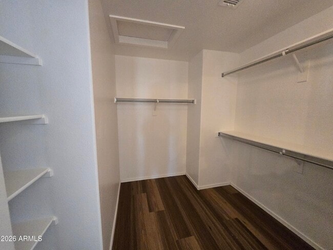 Building Photo - 1074 E Cathy Dr