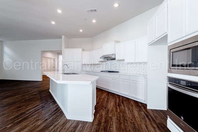 Building Photo - 4 Bedroom/3 Bath Home with Office and Paid Solar - $3295 Per Month!