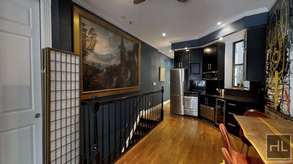 Building Photo - Mott Street