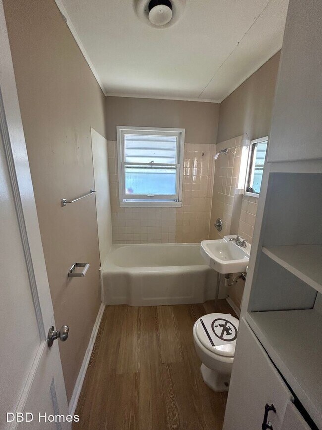 Building Photo - 2 br, 1.5 bath House - 4028 Reed St