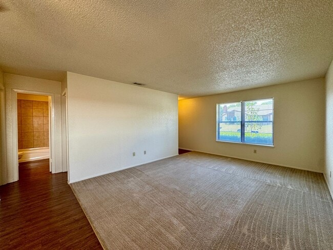 Building Photo - Duplex