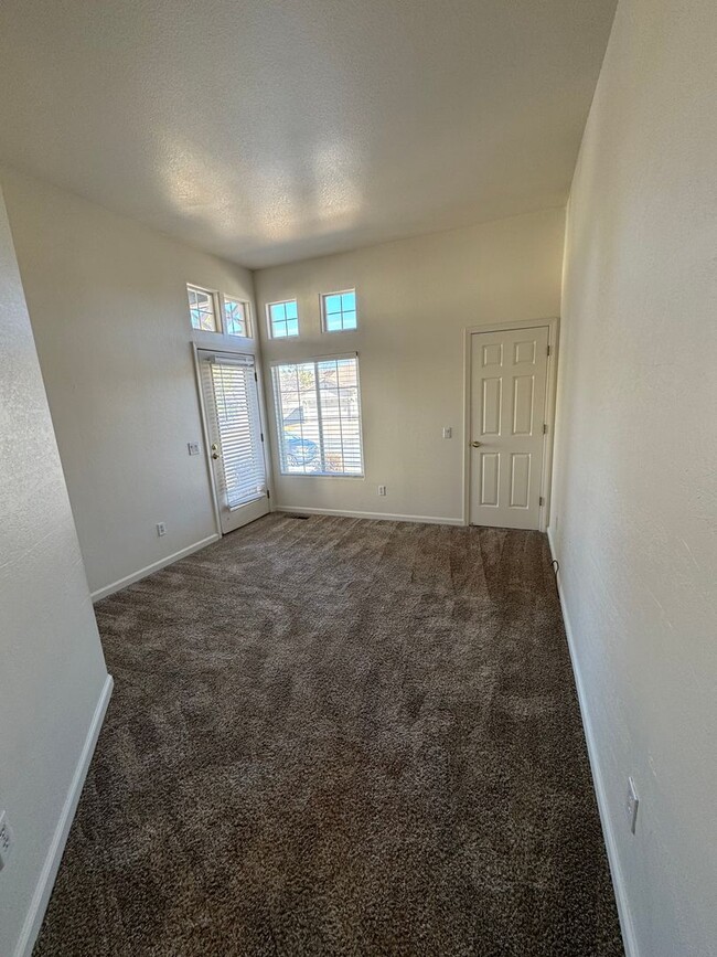 Building Photo - Pet Friendly 4 Bedroom Home Available in T...