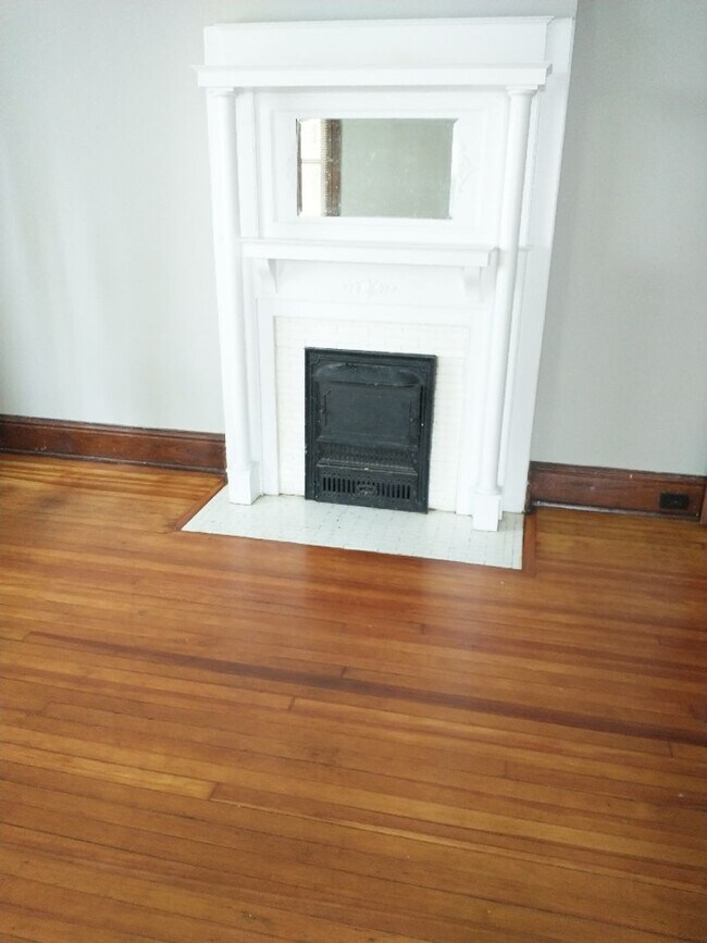 Building Photo - 3227 Jefferson Ave