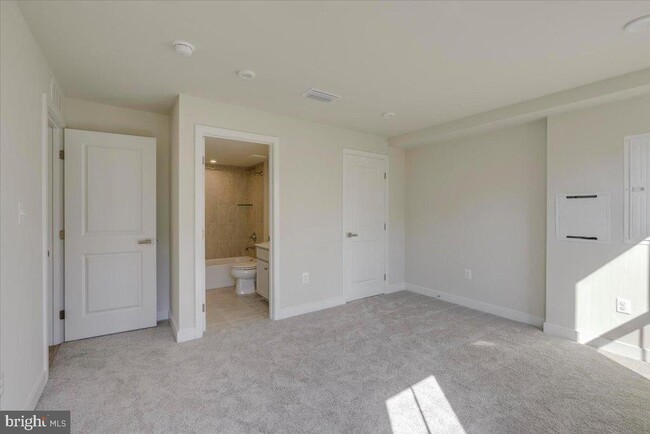 Building Photo - 9287 Tanfield Dr