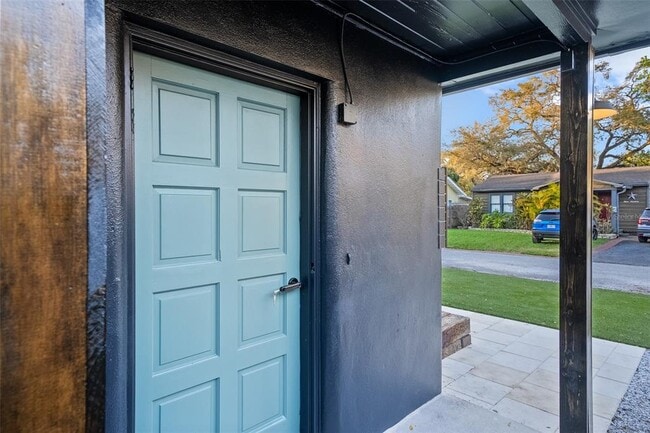 Building Photo - 314 W Alva St