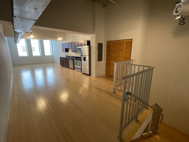 Building Photo - 239 5th Ave N