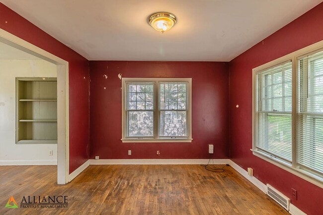 Building Photo - 1857 Anderson Ave