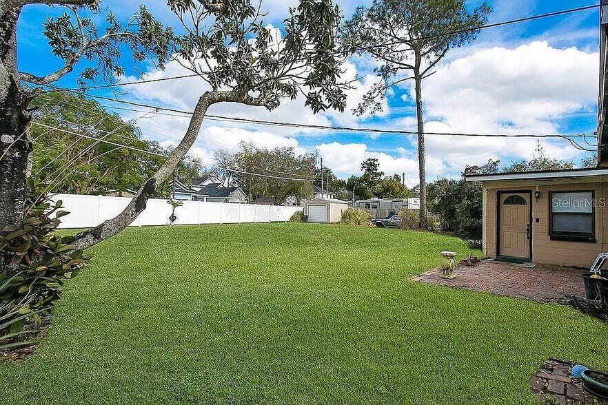 Building Photo - 1721 Montcalm St