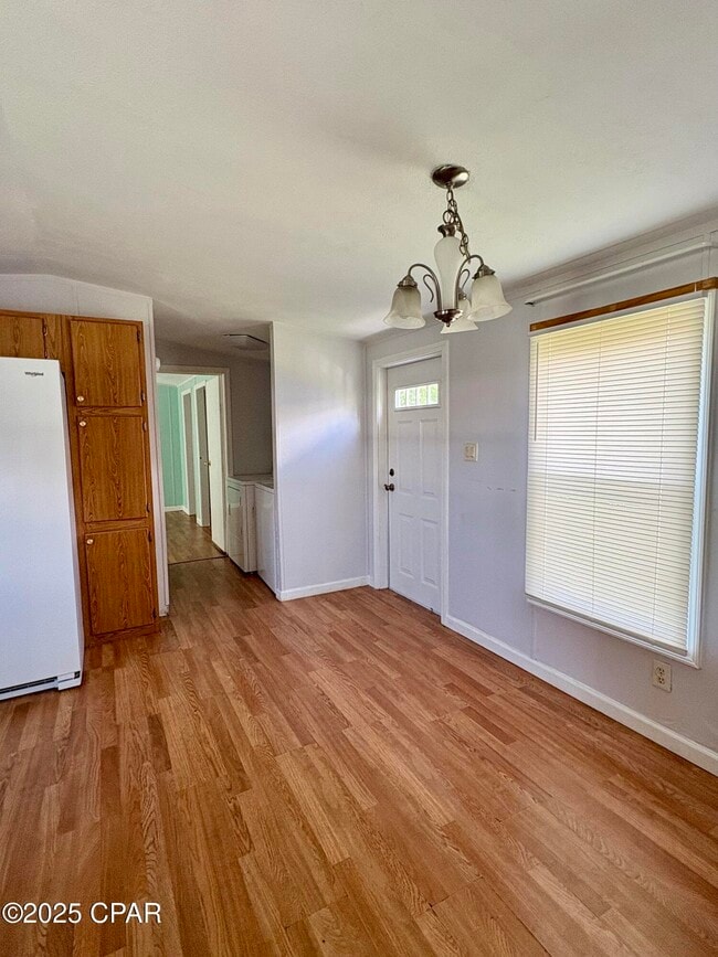 Building Photo - 124 N Berthe Ave