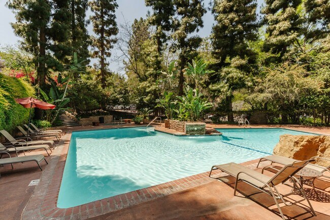 Building Photo - 2700 Cahuenga Blvd