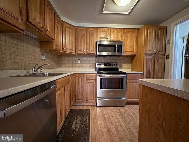 Building Photo - 306 Cherry Ct
