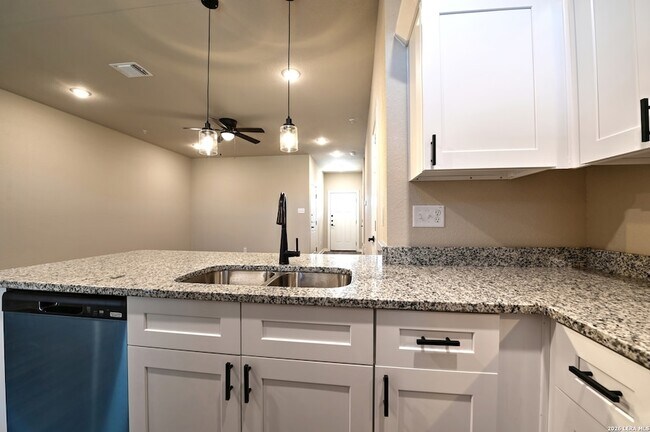 Building Photo - 11318 Clearmine St