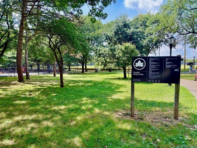 Building Photo - 84-06 63rd Ave