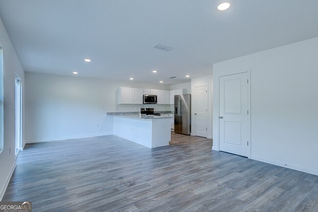 Building Photo - 322 Foxtrot Trl