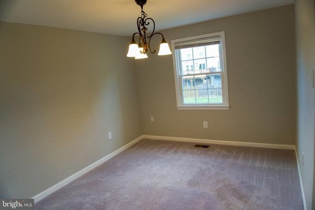 Building Photo - 7341 Crestleigh Cir