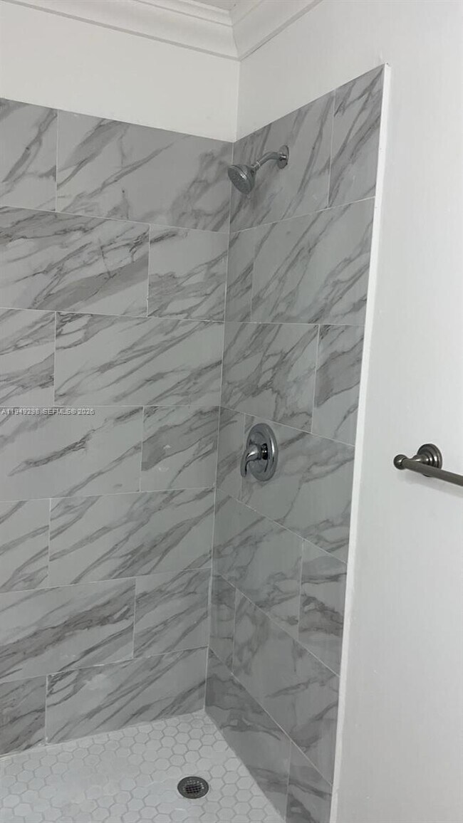 Building Photo - 1802 Waterview Cir