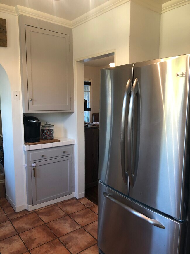 Building Photo - 1603 Stearns Dr