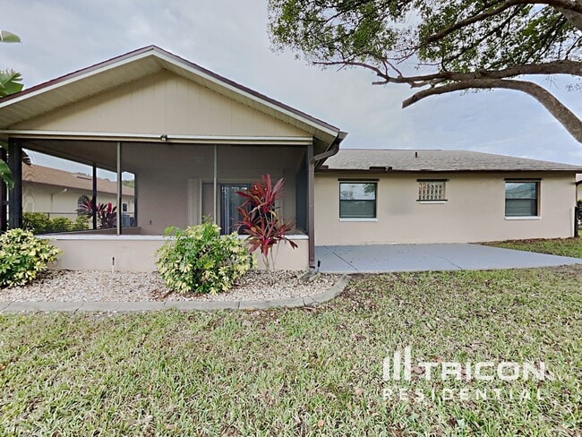 Building Photo - 6050 Fall River Dr