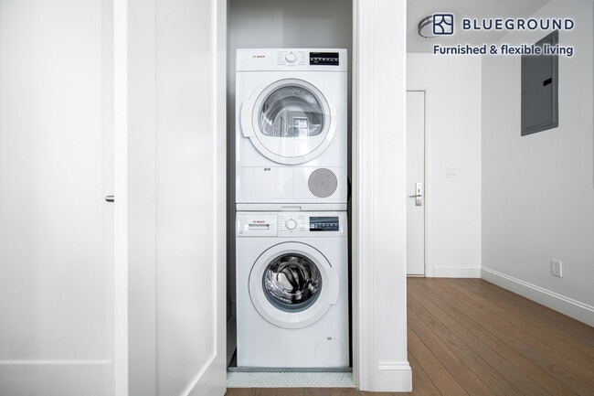 Building Photo - 915 West End Ave