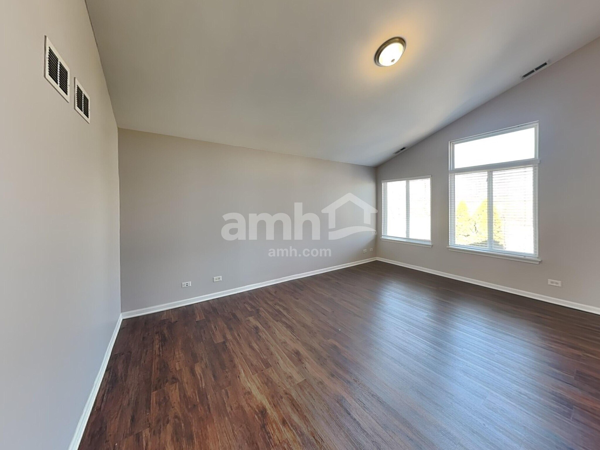 Building Photo - 2036 Stephen St