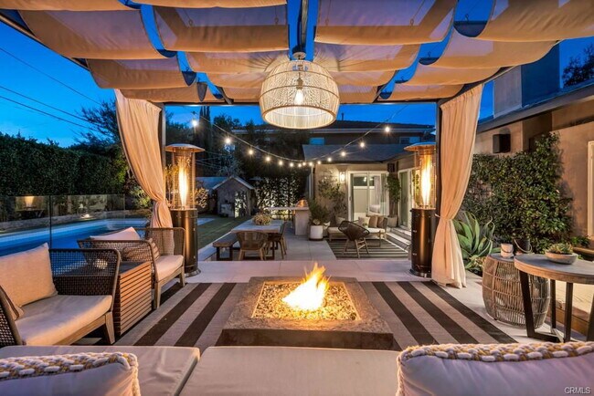 Building Photo - 4716 Tyrone Ave