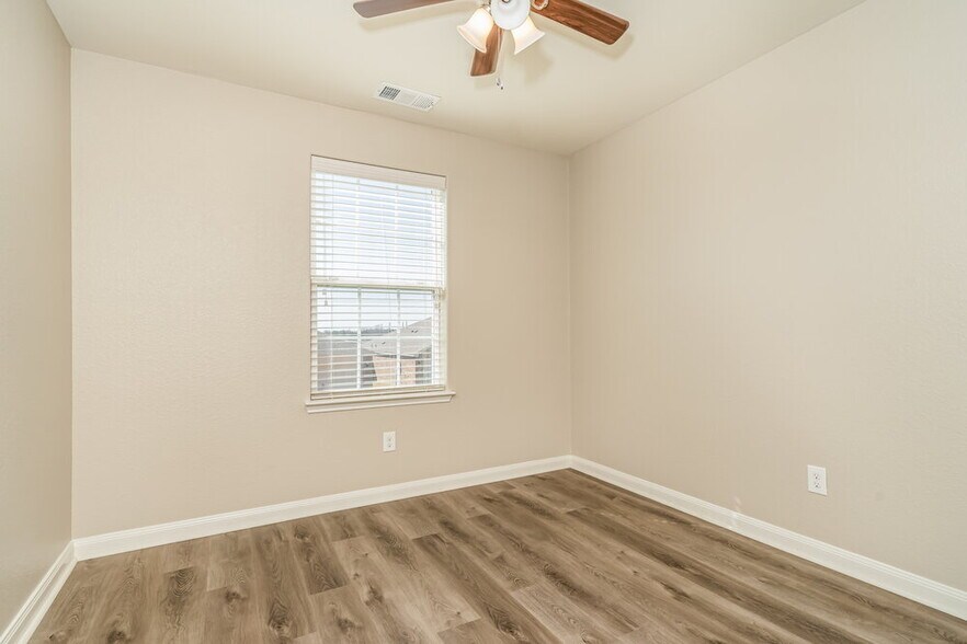 Building Photo - 1226 Juniper Dr