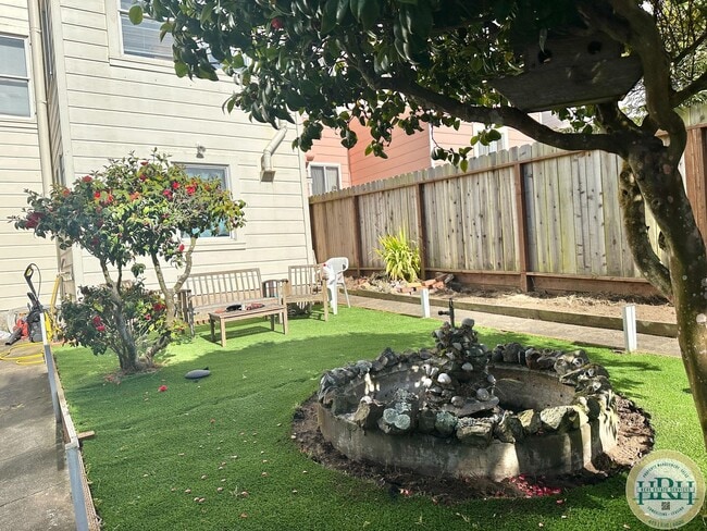 Building Photo - Charming 3BR|1.5BA Home in the Heart of th...