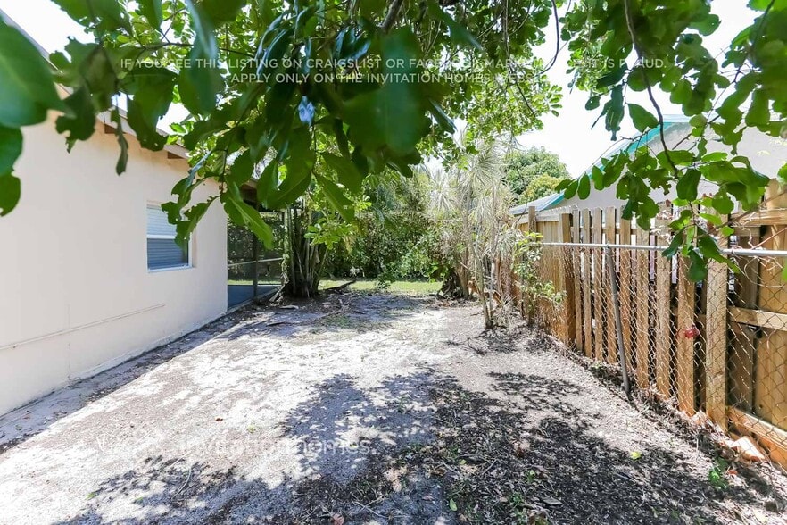 Building Photo - 22187 SW 58th Ave