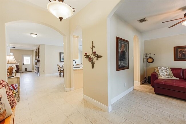 Building Photo - 3034 Glenthorpe Ln