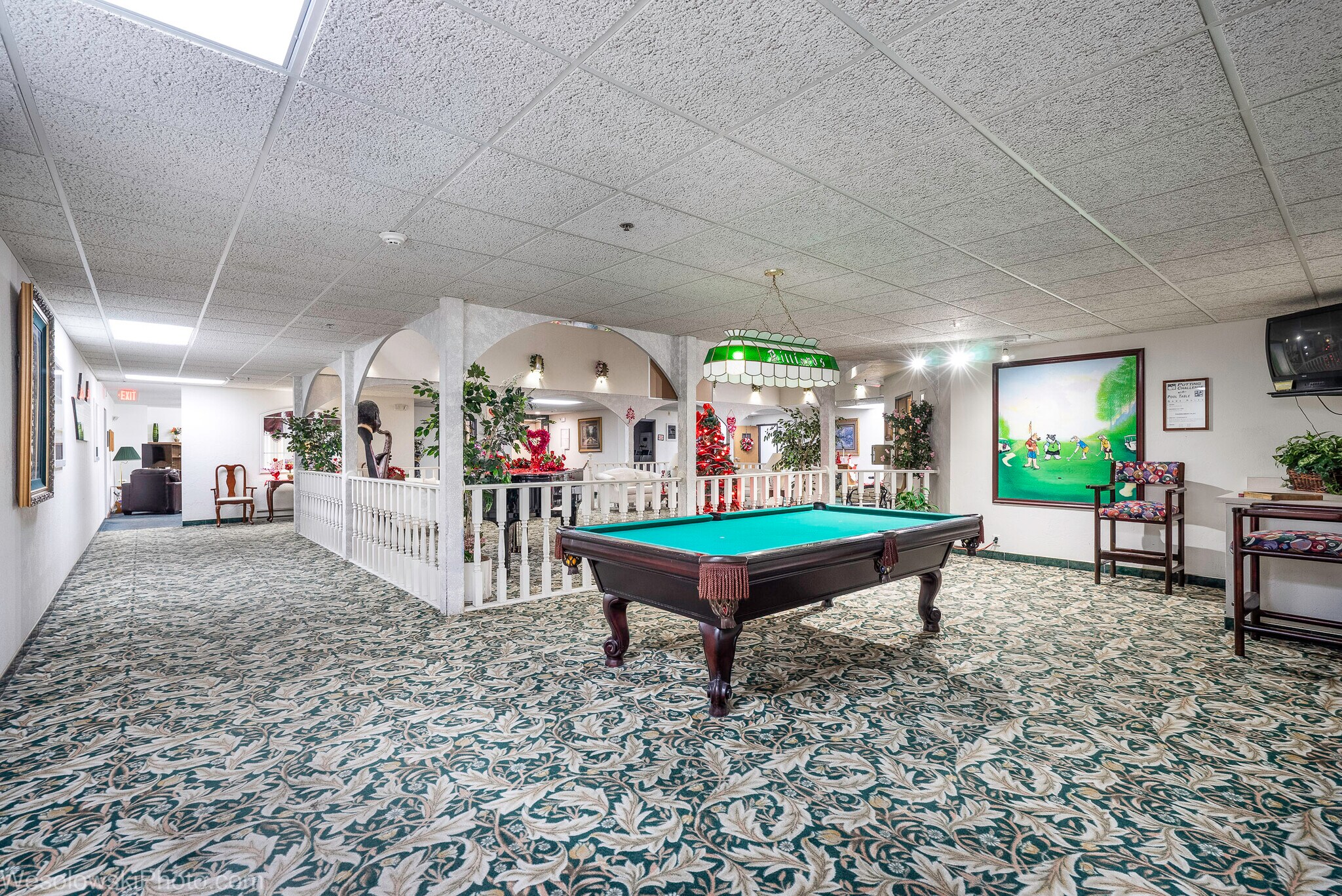 Lobby - 3305 Sunset Ave