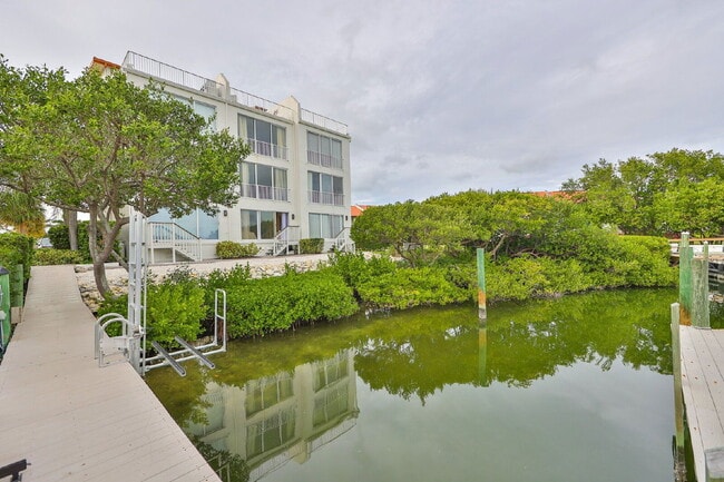 Building Photo - 1593 Pinellas Bayway S