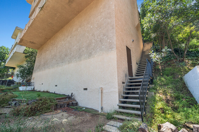 Building Photo - 3482 Coldwater Canyon Ave