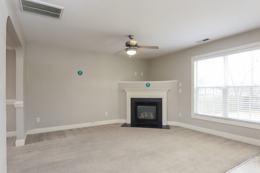 Building Photo - 120 Braxman Ln